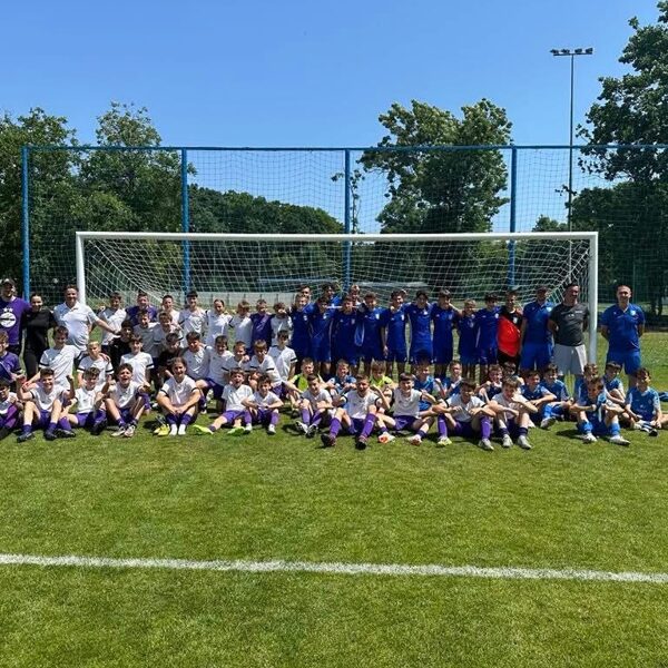 Közös fotón a HSE U14 - HSE U13 és az Újpest FC U13 - Újpest FC U12